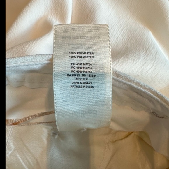 Wilfred Effortless Cropped Pant (Crepette material in Light Birch) - Picture 6 of 7